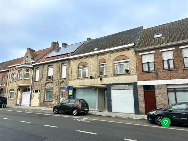 Riante woning met veel potentieel gelegen in Esen, Diksmuide