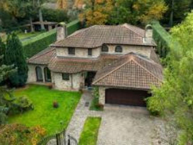 Riante villa te Schoten op perceel van 1.593m²!