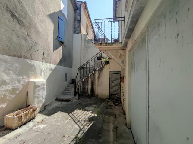 RIBAUTE LES TAVERNES 2 APPARTEMENTS 7 PIÈCES 154 m2