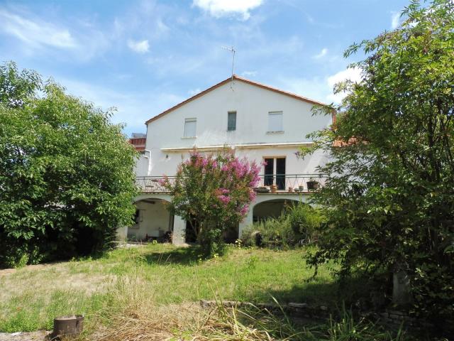 Riberac Centre Maison Et Appartment 261m² Ribérac