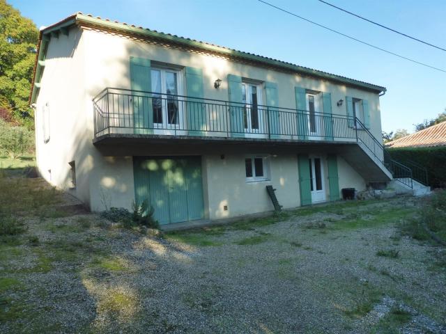 Riberac Proche Ecoles Et Commerces 140m² Ribérac