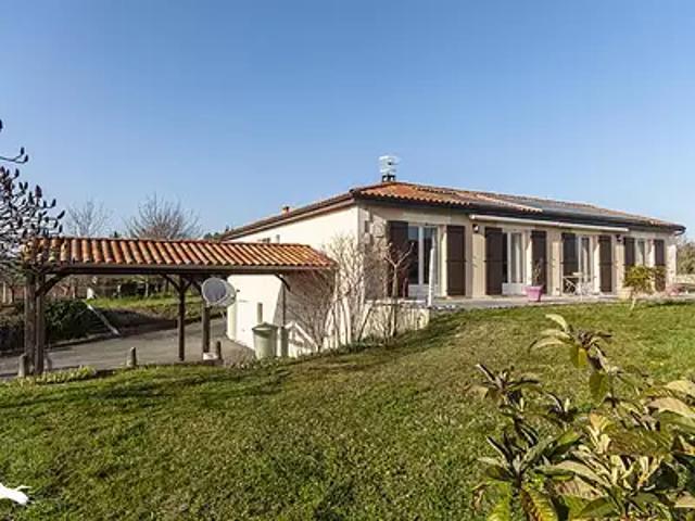 Ribérac 24600 Achat / Vente maison 5 pièces t5 au dernier étage parking