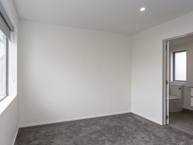 RICCARTON – 3 BED/2 BATH NEW BUILD, GAS HOT WATER, VIEWING WILL IMPRESS!