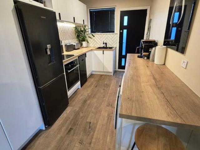 riccarton, 3 bedrooms