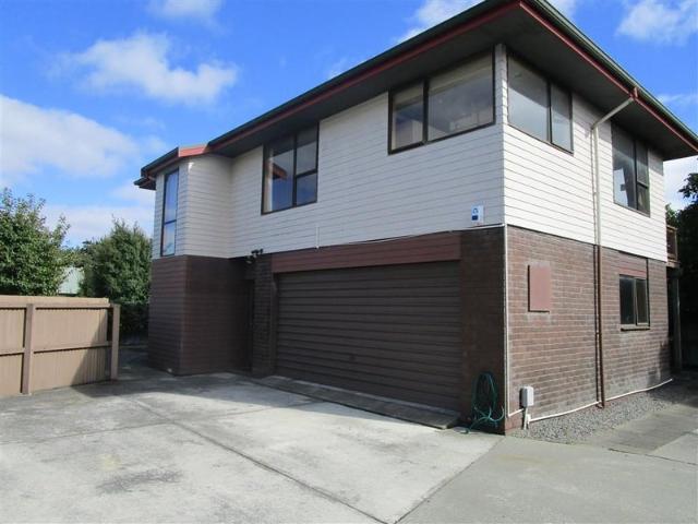riccarton, 3 bedrooms