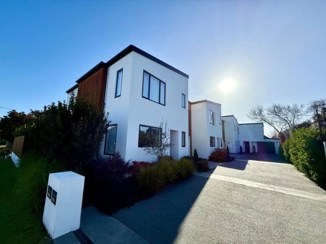 riccarton, 3 bedrooms