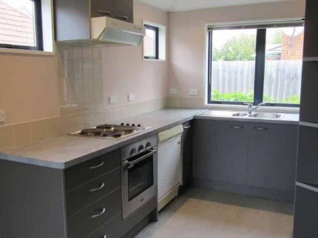 RICCARTON 4 BEDROOM, 2 BATH, HEAT PUMP, SINGLE GARAGE, DOUBLE GLAZED