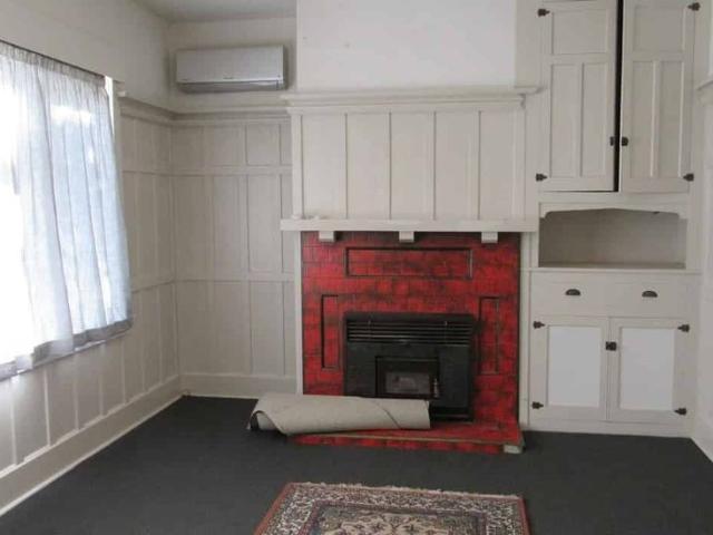 RICCARTON 4 BEDROOMS, LARGE LIVING AREA, 2 HEAT PUMPS