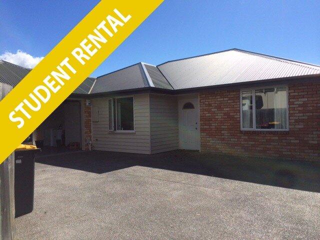 RICCARTON – 5 BEDROOM, 2 BATHROOM