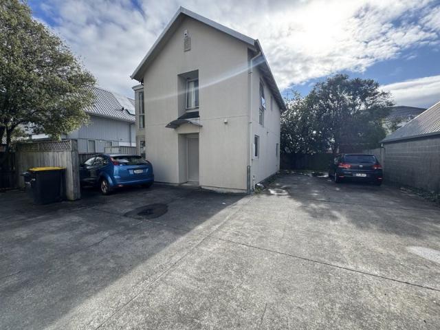 Riccarton, 5 bedrooms