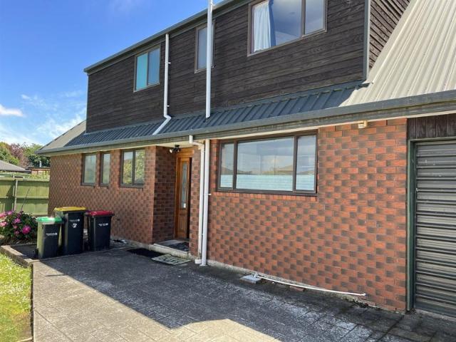 riccarton, 6+ bedrooms