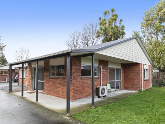 riccarton, 6+ bedrooms
