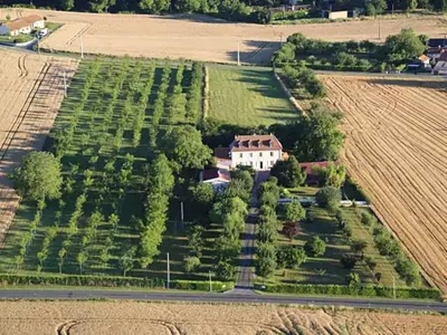 Richelieu 37120 Achat / Vente maison 15 pièces t15 piscine jardin