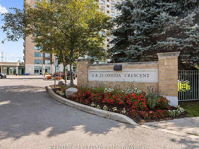 Richmond Hill,on 2 Bedroom 1 Bathrooms