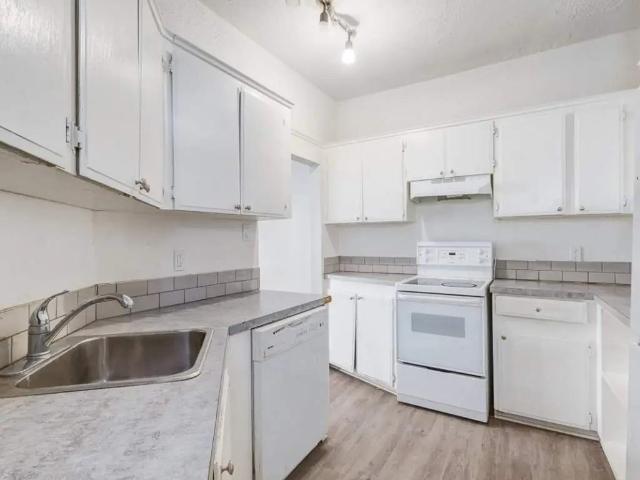 Rideau Classic 1 Bedroom Apartment for Rent at 427 4th Ave N, Saskatoon, SK S7K 2M4 City Park