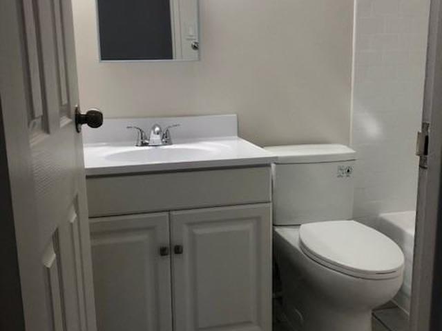 Rideau East Apartments 2 Bedroom Apartment for Rent at 170 Lees Ave, Ottawa, ON K1S 5G5 Old Ottawa East