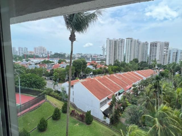 Ridgewood Condominium For Rent, $5,400, 3 Bed 2 Bath 1,367 sqft $3.95 psf