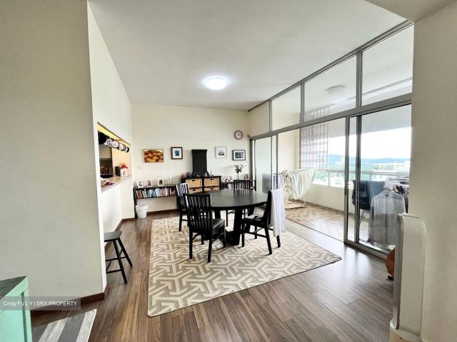 Ridgewood D10, Condominium