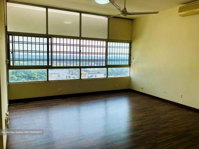 Ridgewood D10, Condominium