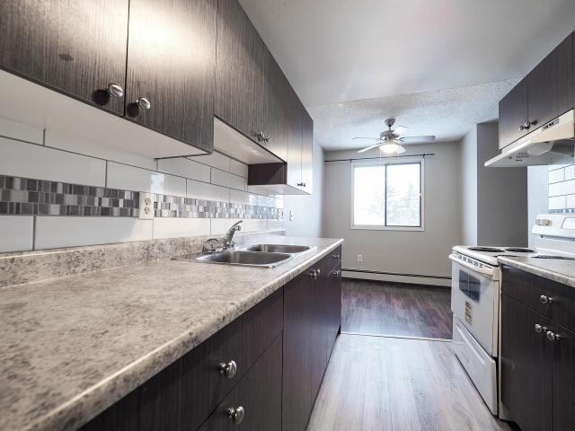 Ridgewood Park 2 Bedroom Apartment for Rent at 4511 4511 36 Avenue, Edmonton, AB T6L 3R9 Minchau