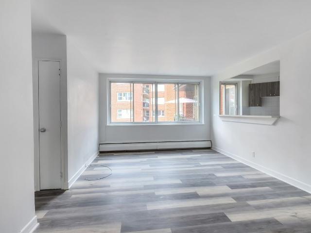 Ridgewood Properties 1 Bedroom Apartment for Rent at 3635 Av Ridgewood, Montréal, QC H3V 1B4 Côte Des Neiges