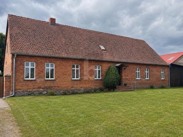 RIESIGES AREAL MIT VIELEN MÖGLICHKEITEN