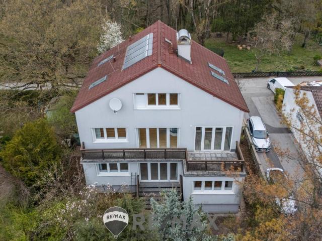 Riesiges Haus mit Panorama!