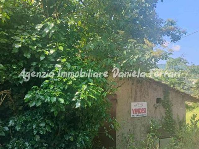 RIF102,Scopri il fascino autentico di un piccolo podere situato a Gaggio Montano