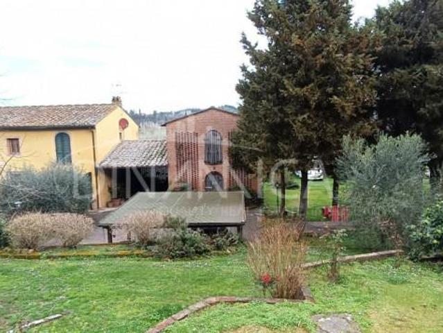 Rif. 1003 235C 541m² Montaione