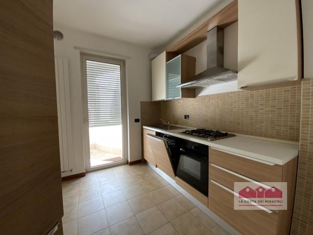 RIF. 1349X BICAMERE SEMI ARREDATO IN CENTRALISSIMA POSIZIONE