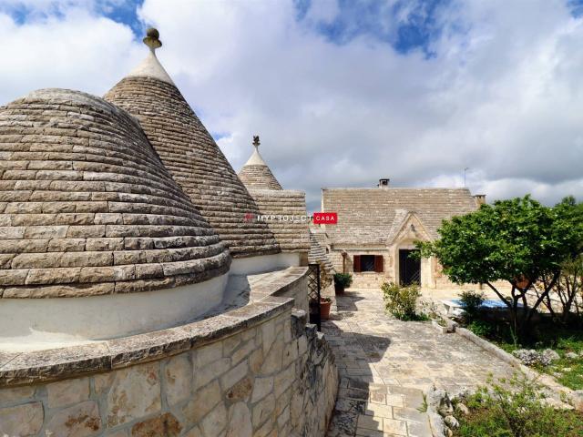 Rif 1744 Questa bellissima proprietà è ubicata tra i comuni. 150m² Locorotondo