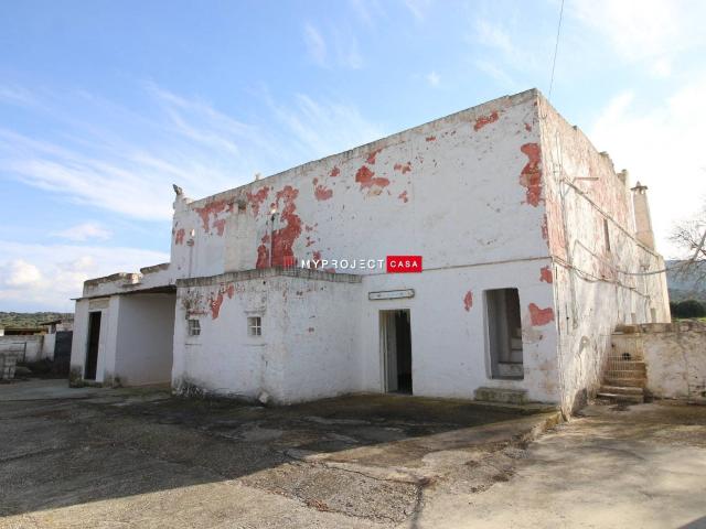 Rif. 1723 myprojectcasa In vendita a Fasano, nella suggestiv. 450m² Fasano
