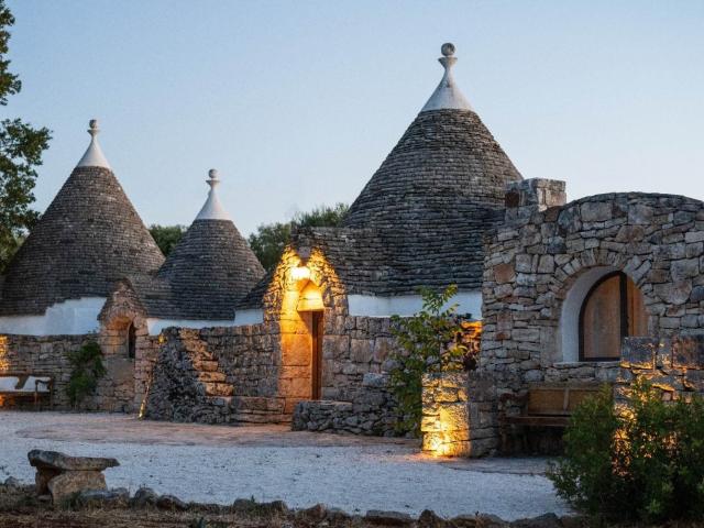 Rif. 2000 Nel cuore della campagna pugliese, a pochi minuti. 164m² Ceglie Messapica