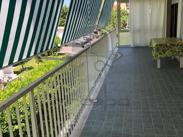 Rif. 23301 Appartamento, Trilocale Affitto a Massa, Marina Massa Centro