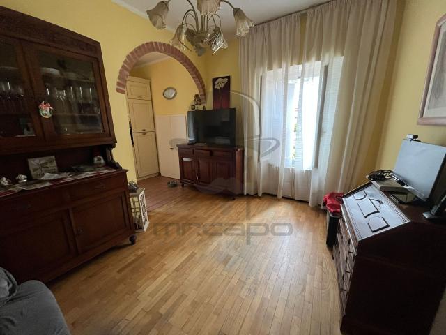 Rif. 24529 Appartamento, Quadrilocale Affitto a Carrara, Avenza