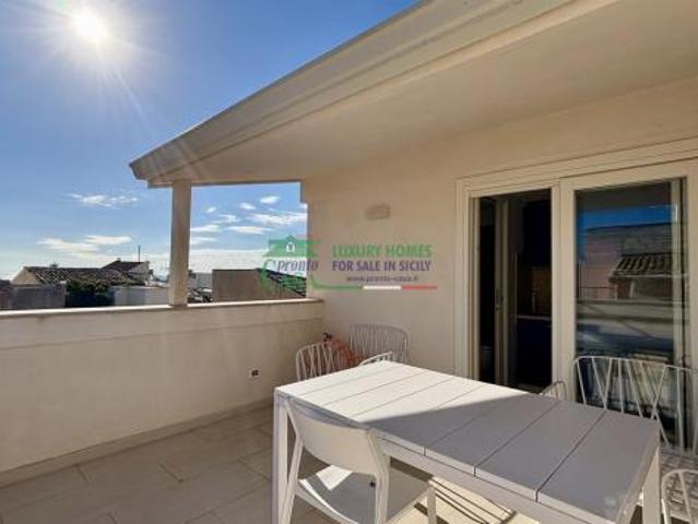 Rif. 2461 Appartamento finemente ristrutturato in centro a Marina di Ragusa