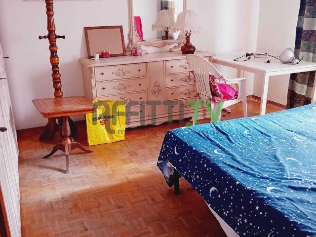 Rif. 24059 Stanza, In appartamento Affitto a Carrara, Avenza