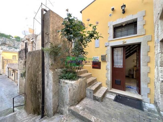 Rif.2666 Casa Indipendente in affitto ristrutturata a Modica Bassa
