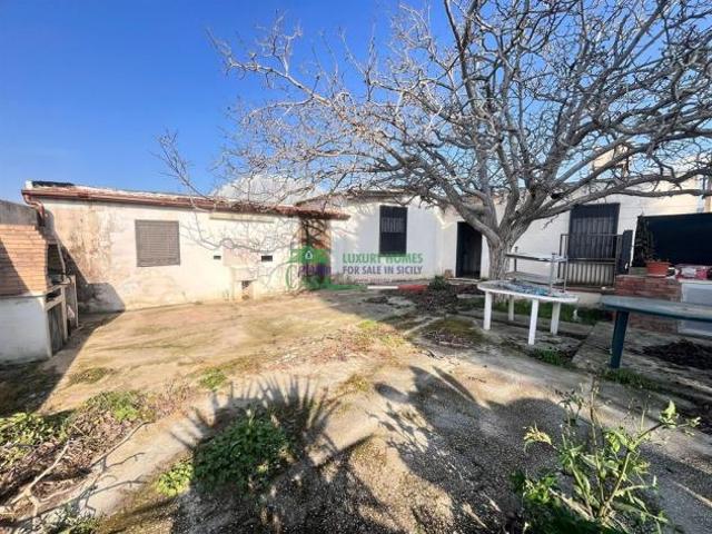 Rif: 2691 Casa di campagna situata in Contrada Comuni, Comiso