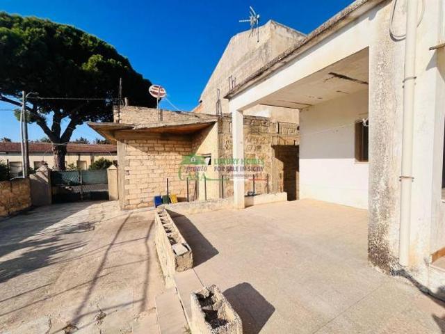 Rif:2637 Ampia Propriet con Giardino Privato a Roccazzo – Ideale per Abitazione o Investimento
