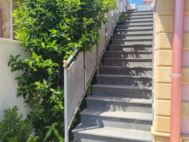 RIF.2739 BIVANI ARREDATO ZONA TREMILIA