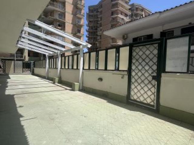 RIF.511 LOCAZIONE BREVE VILLAGGIO COPPOLA PIANO TERRA CON CORTI