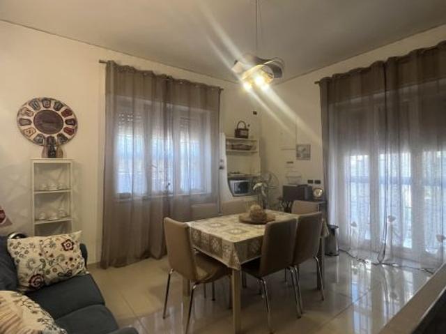 RIF. 526 FRONTE VILLAGGIO COPPOLA APPARTAMENTO ARREDATO