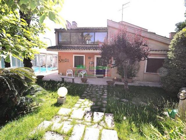 Rif. 9681 Villa con Piscina  Pianetti