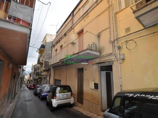 Rif. 9754 Soluzione indipendente con Garage