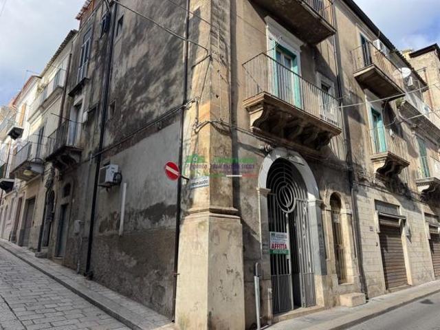 RIF. 9775 Locale commerciale zona Mario Leggio