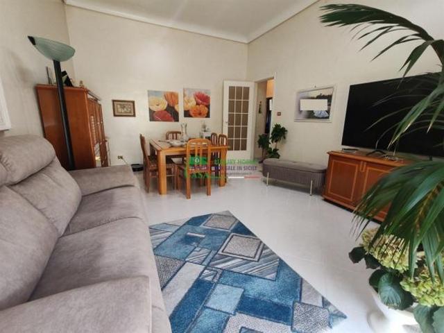 Rif. 9865 | Appartamento con garage, Ragusa