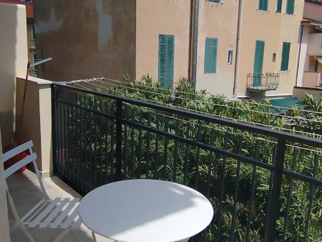 Rif. AV77 IT046033C29ACVTIM9 Viareggio viale mare affitto estivo