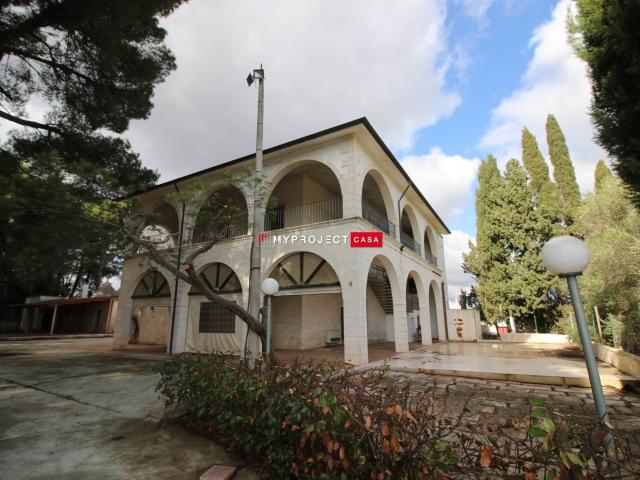 Rif. C160 L'agenzia immobiliare My Project Casa propone in v. 532m² Martina Franca