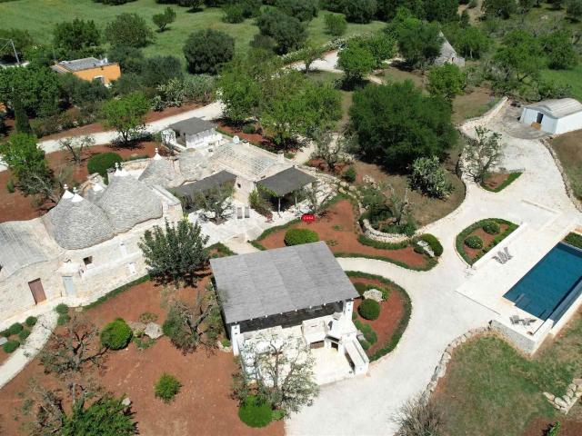 Rif. D242 In una delle zone più affascinanti della Puglia, i. 300m² Ostuni